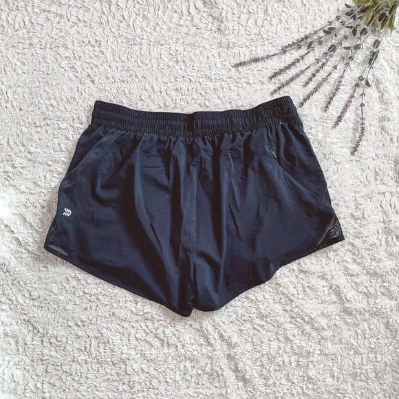 Target All in Motion running exercise black shorts w/ zip side pocket - Picture 2 of 5